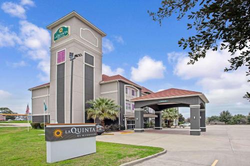 La Quinta Inn & Suites by Wyndham Fairfield