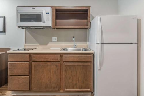 WoodSpring Suites North Ft Worth Alliance TX Speedway - image 7