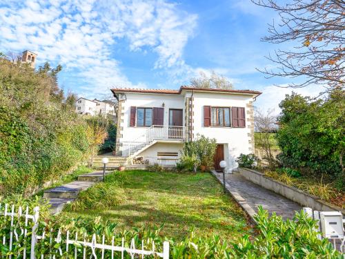  Villa Bruna Montefeltro, villetta indipendente circondata da un grande giardino in Perticara