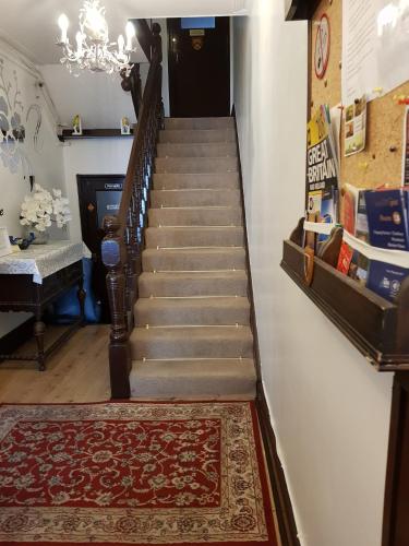 Adams Guest House - image 5