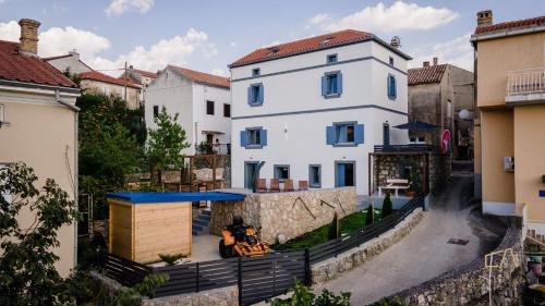 A szálláshely kívülről, Heritage Villa Castel Muschio in Omišalj