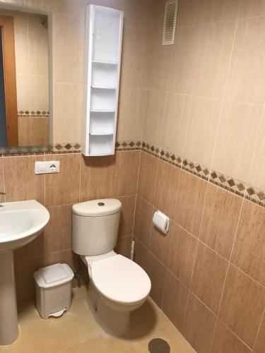 Atico con piscina privada y vistas al mar