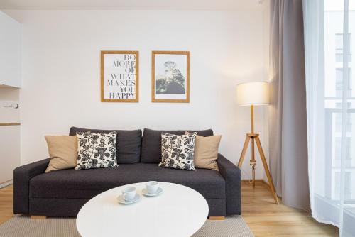 Apartments Varsovia Kasprzaka by Noclegi Renters, Варшава