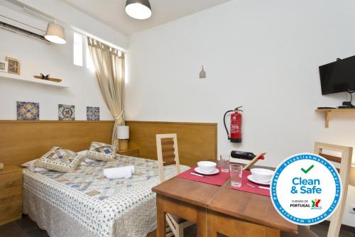  Cozy Quiet Flat - Trindade Station, Ferienwohnung in Porto