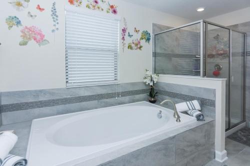 Waterpark Access HUGE Themed 7BR wpool and lake view- Storey Lake 2941FS