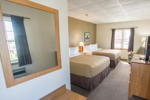 Lodging on the Square - image 13