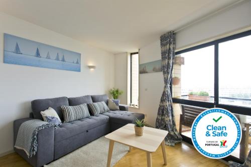 Amazing Comfy Flat with Balcony by Host Wise