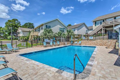 Coastal Cottage with Pool Access - Walk to Beaches!