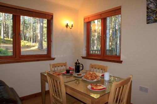บริการและสิ่งอำนวยความสะดวก, Cairngorm Lodges in แอบยอน
