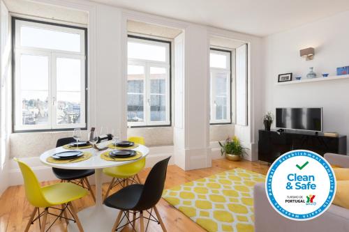 Host Wise - Colorful Stunning Sunlit Flat, Porto