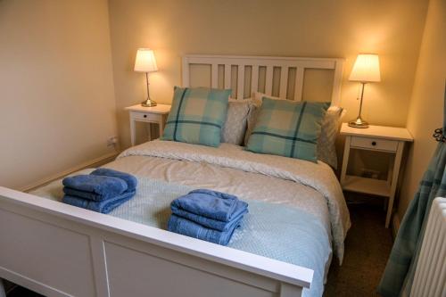 Dale Heights Fantastic Family Sized Cottage Near Ashbourne With Hot Tub, Hognaston, Derbyshire