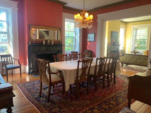 Delano Homestead Bed and Breakfast in Fairhaven, USA