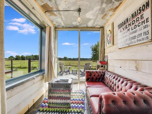 FlopHouze Shipping Container Hotel in Round Top, USA