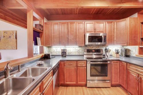 Tennis Townhome 1323 - image 6