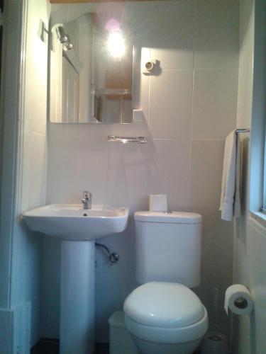 Double Room image 5