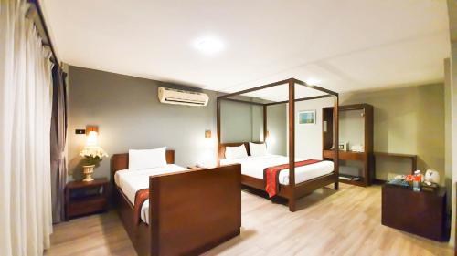 room detail thumbnail 0