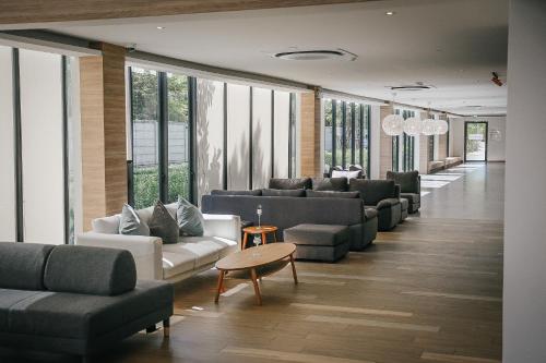 ล็อบบี้, คานาลิส สุวรรณภูมิ แอร์พอร์ต โฮเทล (Canalis Suvarnabhumi Airport Hotel) near โรงพยาบาลลาดกระบัง