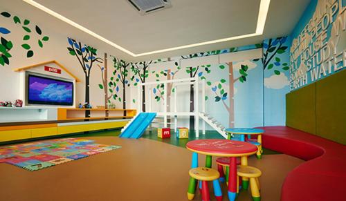 Raja Residence-0136288405 Homestay Sendayan Seremban Free Wifi 4rooms full aircond 55in TV swimming 