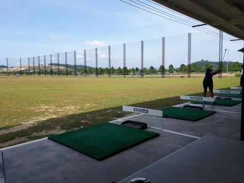Full Aircond 4R 0136288405 Sendayan Seremban Negeri Sembilan Homestay near Swimming Pool dtempat Cou