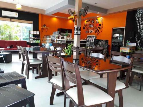 บ้านเล็ก รีสอร์ท in Koh Talu-sziget