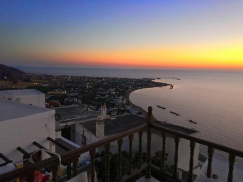  House in Skyros with an amazing sea view, Pension in Skyros bei Linariá