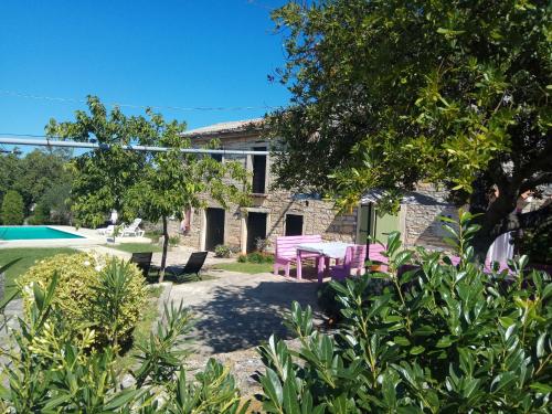 Stone house in central Istria – khách sạn tại Debeljuhi