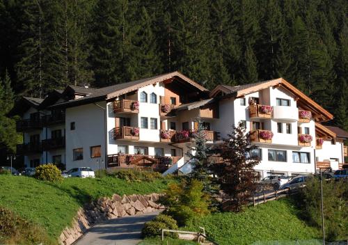 Hotel Terme Antico Bagno - Pozza di Fassa