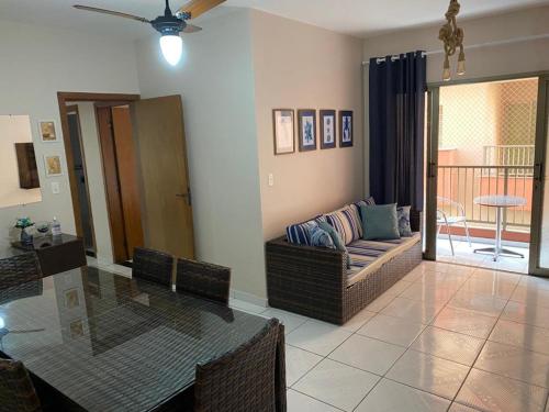 ห้องส่วนกลางสำหรับนั่งเล่น/ดูทีวี, Praia das Astúrias - WI-FI e AR CONDICIONADO NOS QUARTOS (Praia das Asturias - WI-FI e AR CONDICIONADO NOS QUARTOS) in หาดตอมโบ