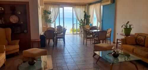 Fuajee, Artemis Hotel in Amarynthos Evia
