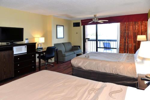 Quality Inn & Suites on the Bay near Pensacola Beach