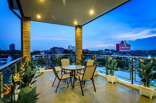 Balcony/terrace, Lux Boutique Hotel in Nonthaburi