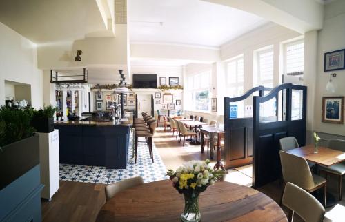 Anglesey Hotel - image 3