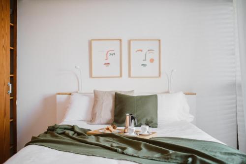 2 bedrooms, 4 beds