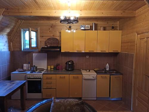 Romantika in كامينارى