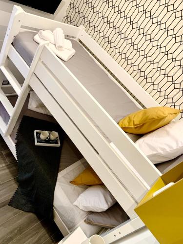 4 Vatican Rooms - image 9