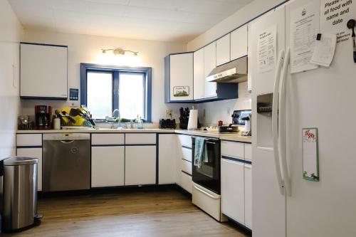 Hanover Adventure Tours Hostel - image 6