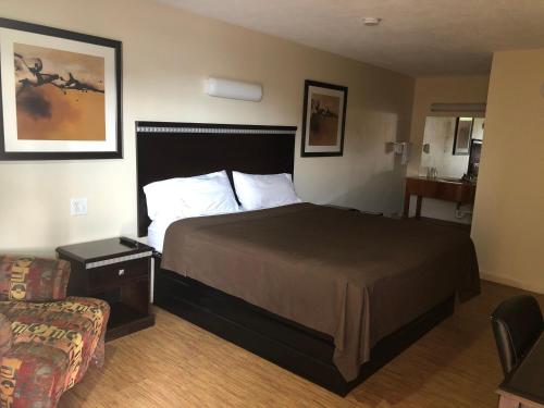Crossroads Inn 4