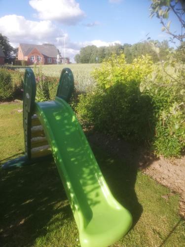 Parque infantil, Holiday Home Kirkeby Feriehus in Roslev