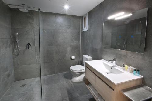 Centrum Hotel Room Type - Standard Triple Room
