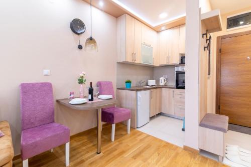One-Bedroom Apartment image 5