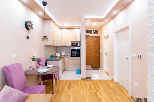 One-Bedroom Apartment image 4