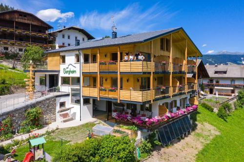 Residence Bergheim - Accommodation - Braies