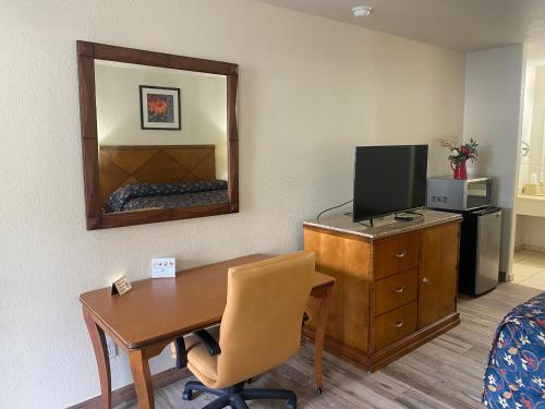 Cedar Creek Inn - image 8