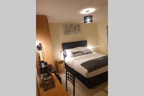 B&B Limerick - private-ensuite-room Limerick city stay - Bed and Breakfast Limerick