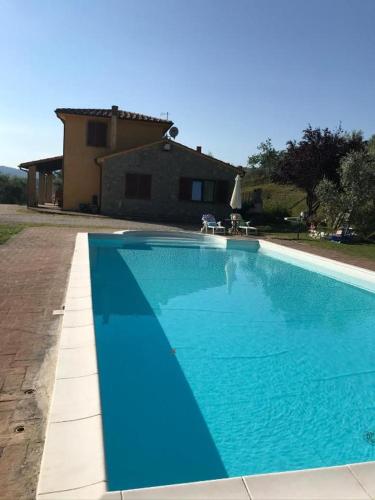 Peldbaseins, Il Casale di Lavinia in Fabro