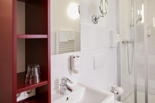 Double Room with Kitchenette image 1