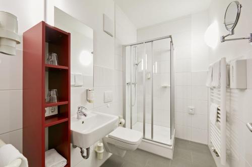 Standard Single Room image 4