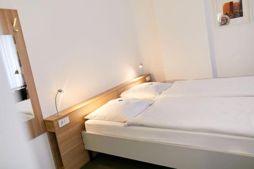 Superior Double Room with Kitchenette image 8