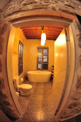 Vonios kambarys, Salah Aldin House in Akas