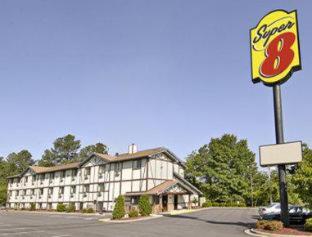 Super 8 By Wyndham Spring Lake/ Fort Bragg